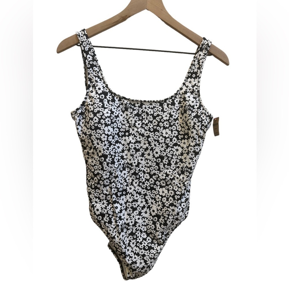 Victorias Secret PINK Swimsuit Black White Ditsy Floral One Piece Sz M NEW‎